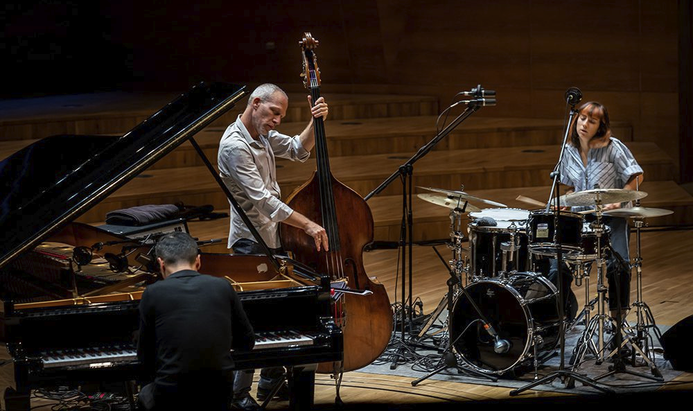 Avishai Cohen Trio live: Leverkusener Jazztage 2021